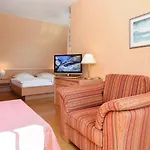 Ξενοδοχείο Hotel-pension Stoertebeker Bensersiel