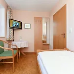 Ξενοδοχείο Hotel-pension Stoertebeker