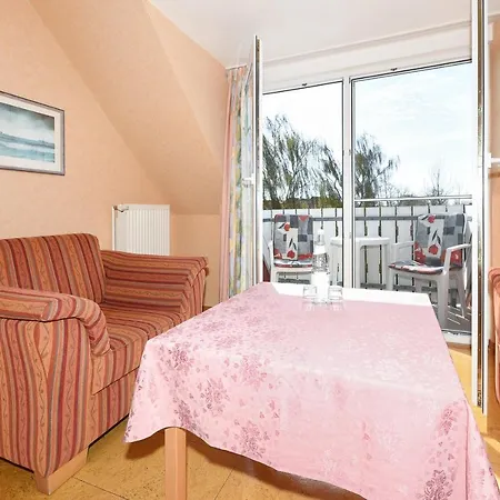 Hotel-pension Stoertebeker 호텔 벤세르시엘