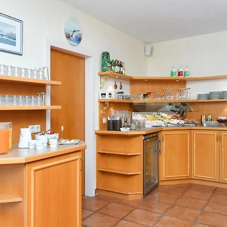 Hotel-pension Stoertebeker 호텔 벤세르시엘