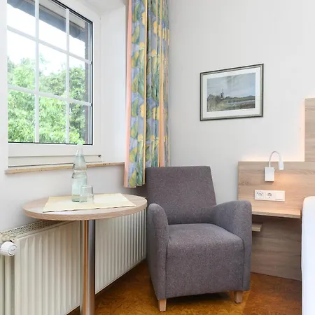 Hotel-pension Stoertebeker 벤세르시엘